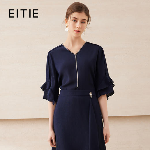 【深蓝色上衣】EITIE爱特爱精致通勤V领中袖衬衫2025夏季新款B2513608 商品图0
