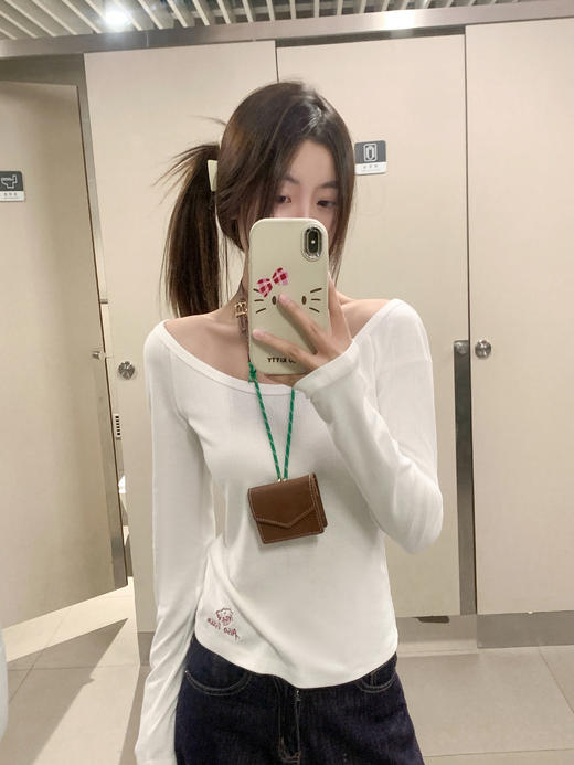 <曾小咸推荐>新品现货秒杀！卖完下架不再补 ！微信粉丝打折价！！圆领修身长袖T恤 日常89.99/件 立减40 秒杀49.99/件！！ 商品图5