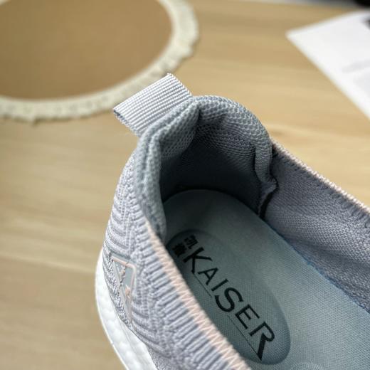 附实拍~健步如飞🏃自穿、送长辈都很赞~【意大利凯撒KAISER新款情侣飞织鞋】透气不闷脚，软底软面！性价比封神👑运动/日常/通勤都好穿~✅超轻盈🍃男女同款❗免系带、鞋带款可选！不挑脚型！ 商品图7