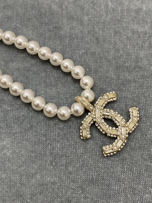 贸易公司渠道出口韩国订单香*奈*儿复古双C 珍珠项链  女款

配纯黑色包装盒。 商品图6