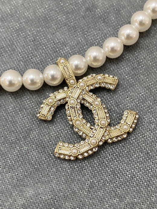 贸易公司渠道出口韩国订单香*奈*儿复古双C 珍珠项链  女款

配纯黑色包装盒。 商品图5