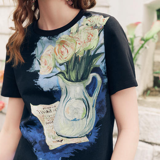两三事梵高文艺玻璃花房2025夏新款文艺风油画印花短袖t恤女 商品图2