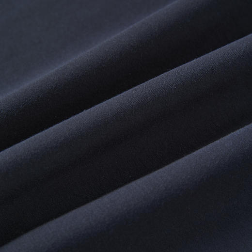 ROMI STUDIO “轻盈之中” 空气棉细腻弹力松紧腰小A字半裙421X6010 商品图4