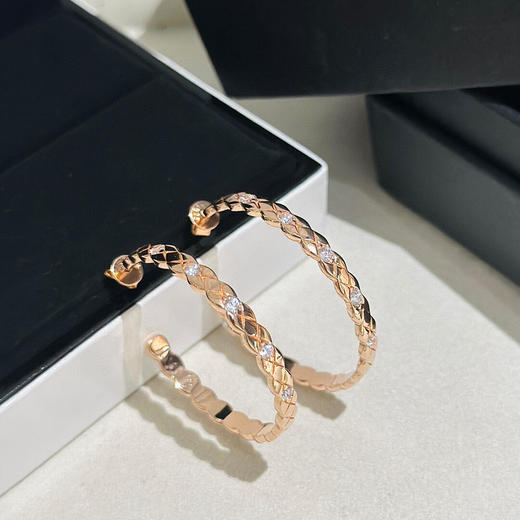 高端定制 电镀18K金 镶嵌顶级高碳钻  CHANEL COCO CRUSH 新品 刘雯同款  大号菱格 间隔钻大耳圈 商品图4