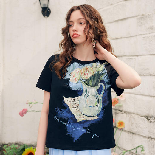 两三事梵高文艺玻璃花房2025夏新款文艺风油画印花短袖t恤女 商品图3