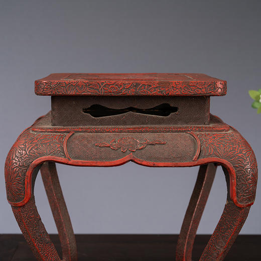 清 剔红花鸟纹三弯腿带托泥香几摆件 商品图1