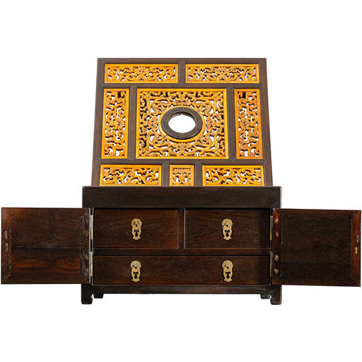 清早期 紫檀嵌黄杨木透雕卷草纹镜箱 商品图5