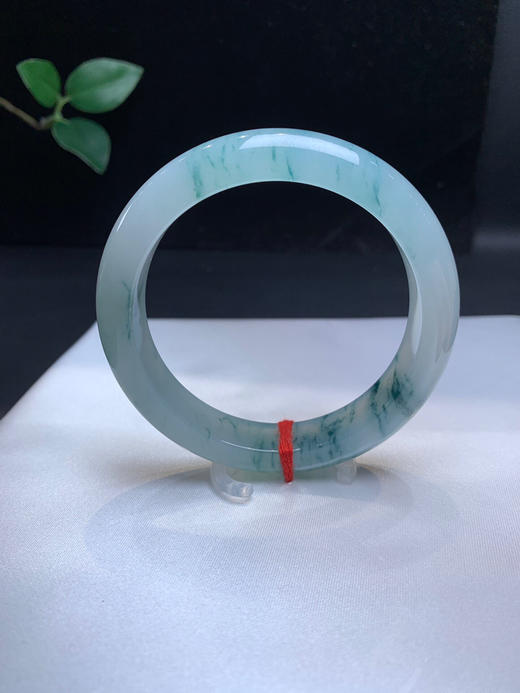 612545，55.7冰飘花手镯，整体均匀干净，整圈带特色飘花 商品图4