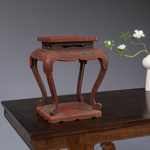 清 剔红花鸟纹三弯腿带托泥香几摆件 商品图4
