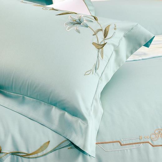 【春上新】10楼富安娜    素绣 莱赛尔天丝四件套-百卉含英   吊牌价3680-3980元    活动价999-1099元 商品图5