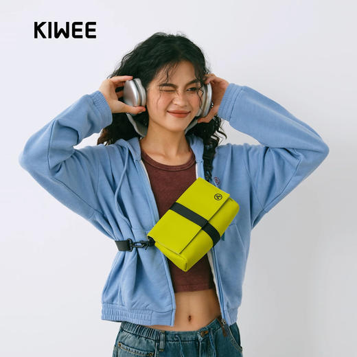 【积分兑换】未行Kiwee 三角单肩包-迷你Mini 商品图0