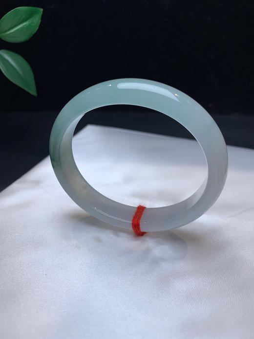 612547，55.7冰晴绿贵妃，冰润清新，一半带晴绿底 商品图1