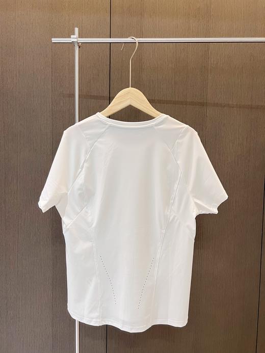点此购买 迪桑特夏季热压边女士半袖T恤 ggd 313538 商品图4