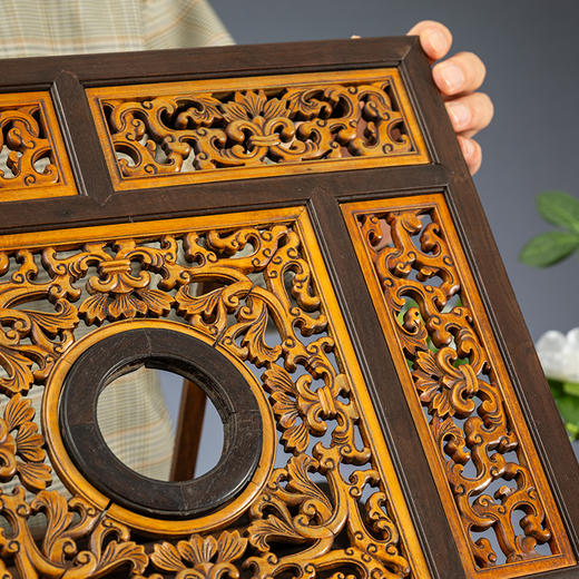 清早期 紫檀嵌黄杨木透雕卷草纹镜箱 商品图2