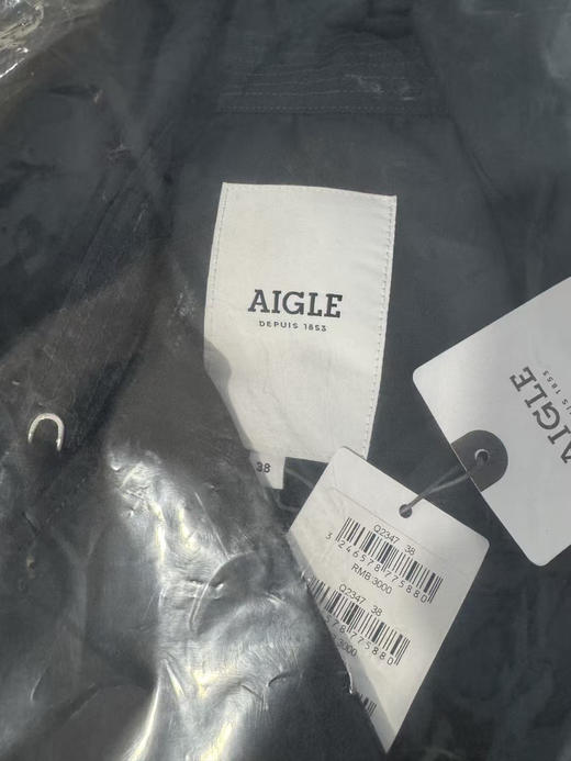 原单正品艾高长款女士风衣，防水面料，日常下点小雨啥的都没问题哈！ 帽子可拆卸的，日常穿，休闲穿，商务也可以，版型超级好看的~
尺码 S M L 商品图11