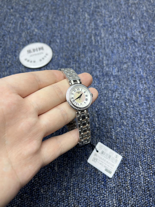 亲民版 天梭新款嘉丽系列"小美人" 女士石英腕表 整体非常简洁 贝母面 商品图2