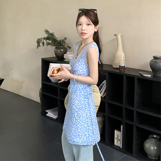 西遇波点衬衫上衣女夏季新款叠穿连衣裙收腰蓝色v领罩衫SS050460 商品图4