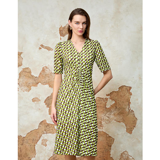 EITIE爱特爱时尚压褶高腰a字显瘦撞色印花V领连衣裙夏季新款8207943 商品图3