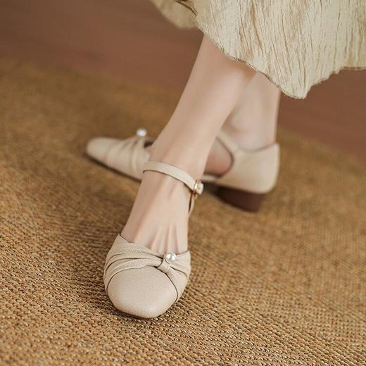 【预售5天】夏季新款甜美中跟一字扣蝴蝶结粗跟凉鞋NGMZR&2051 商品图3