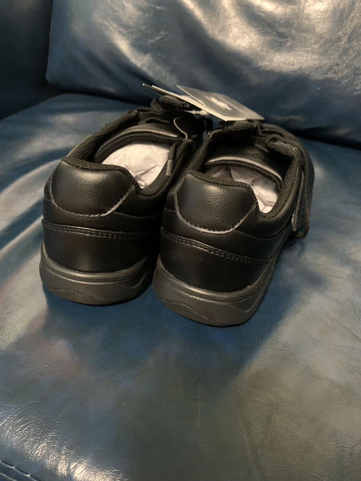 外贸日本，正品迪桑特女款超轻休闲鞋，进口PU材质。无原盒
尺码235 240 245 250
部分无原鞋垫 商品图2