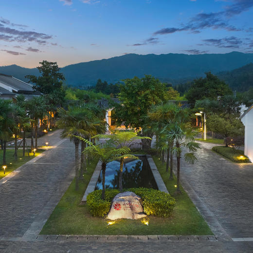 4天3晚【腾冲玛御谷悦椿】周末/清明/端午不加价！入住71㎡私汤温泉客房，享接机、旅拍、101活动等多项权益，腾冲温泉之旅的性价比之选！ 商品图7