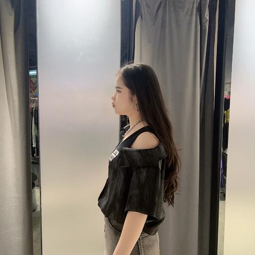 N小设计漏肩短袖小衫（黑）夏季152090090321 商品图2