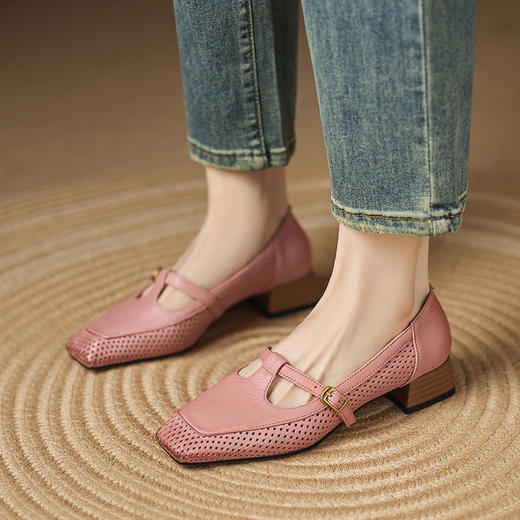 【预售5天】复古T字带玛丽珍女鞋小皮鞋，粗跟头层油蜡檫色牛皮压花冲孔单鞋LD&7326 商品图0