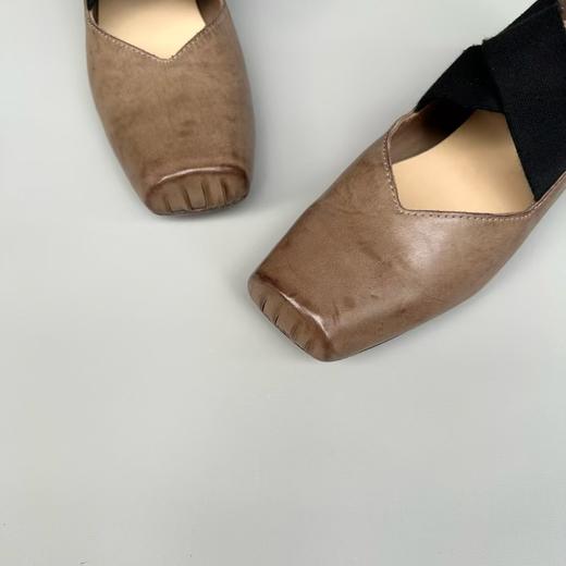 火桐hooton 方头芭蕾鞋复古交叉绑带平底单鞋 跟高3cmH2213 商品图4