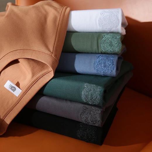 出口品质100% 新疆棉男士虎头刺绣短袖T恤 挺括有型 宽松落肩版型 必入款
七个色，尺码L-4XL 商品图13