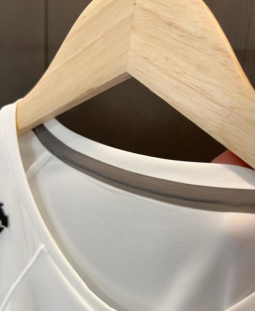 点此购买 迪桑特夏季热压边女士半袖T恤 ggd 313538 商品图11