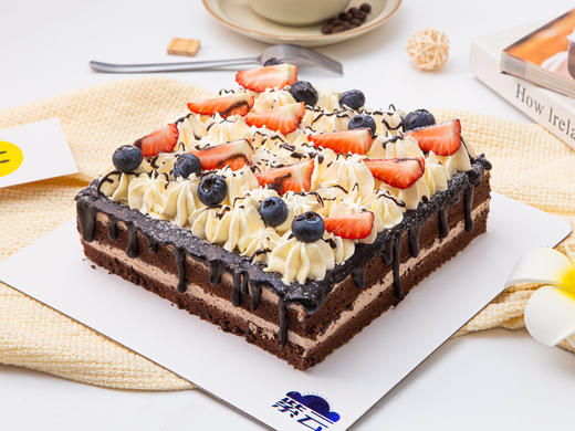 【新品来袭】黑巧莓语下午茶/初遇微苦的深海可可香气铺面而来，如海浪般浓郁深邃，丝绒般顺滑，搭配新鲜草莓蓝莓. 商品图0