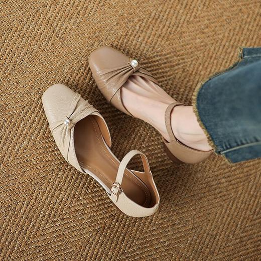 【预售5天】夏季新款甜美中跟一字扣蝴蝶结粗跟凉鞋NGMZR&2051 商品图0