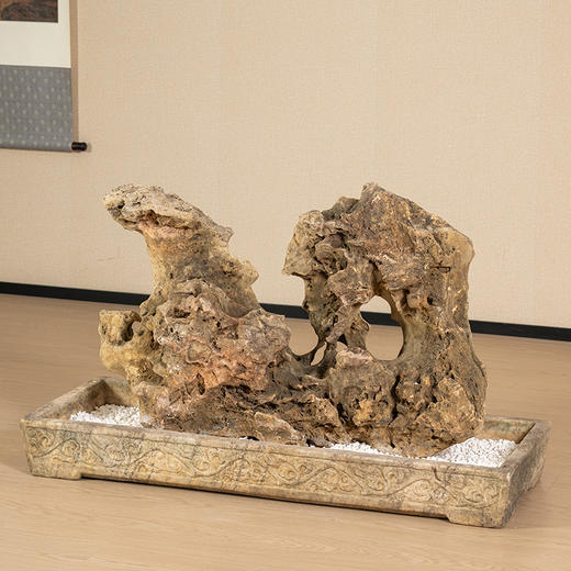 清 太湖石赏石及汉白玉卷草纹石盆 商品图1