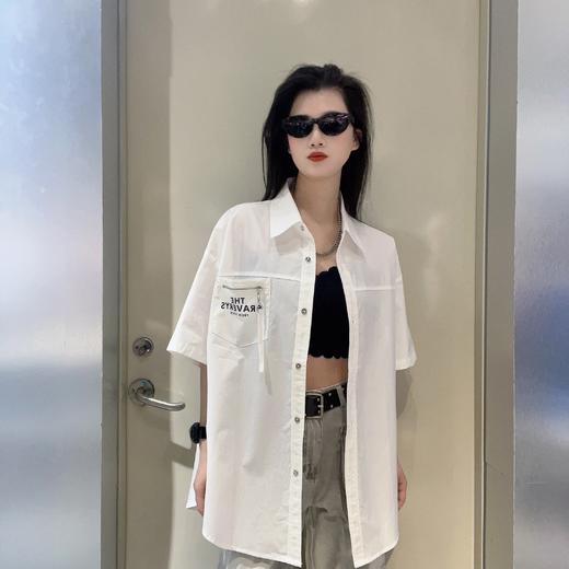 MZ单口袋小字母短袖衬衫（白紫）夏季152050030321 商品图0