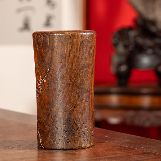 清早期 黄花梨阴刻梅花一手握笔筒 商品图2