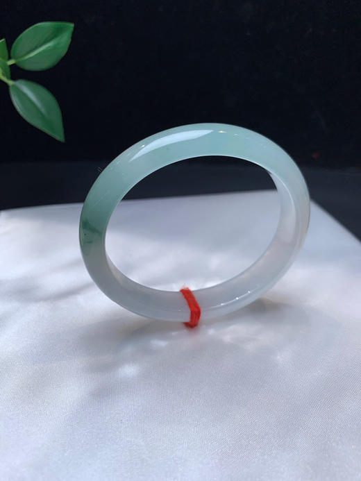 612547，55.7冰晴绿贵妃，冰润清新，一半带晴绿底 商品图3