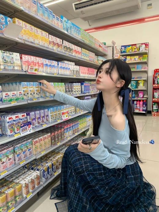 Read Nameless /蓝色万能上衣+泰国蓝格子长半裙 2025/3/29 商品图0