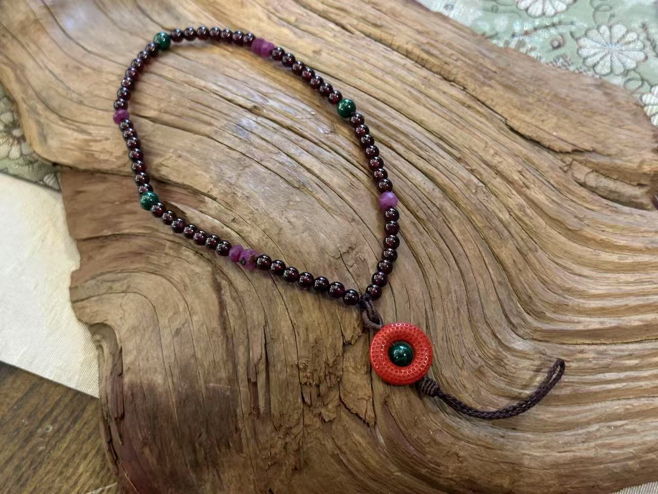 石榴石配朱砂多宝手机挂件