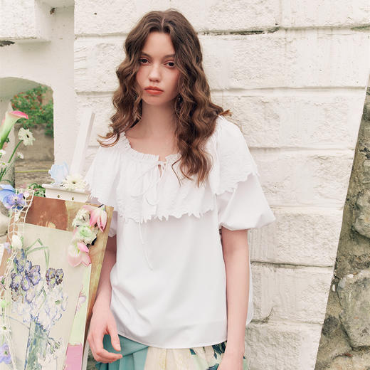 两三事梵高文艺 香榭琉光 2025夏季新款甜美荷叶边一字肩领衬衫女 商品图3