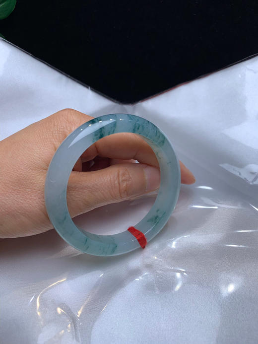 612545，55.7冰飘花手镯，整体均匀干净，整圈带特色飘花 商品图5