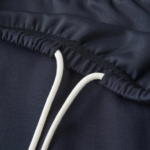 ROMI STUDIO “轻盈之中” 空气棉细腻弹力松紧腰小A字半裙421X6010 商品图3