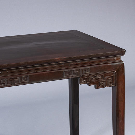清 红木束腰马蹄腿回纹画桌 商品图3