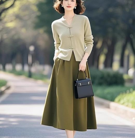 （预售15天）休闲气质新中式，绿色针织毛衣减龄两件套装LJX-369 商品图2