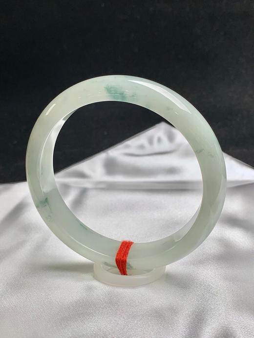 612556，60圈口，糯化飘花正圈平安镯，淡底色飘蓝花，底子胶润 商品图2