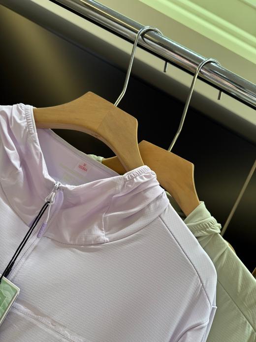 点此购买 斐乐春夏季女士会呼吸的皮肤衣连帽外套 dd 313630 商品图6