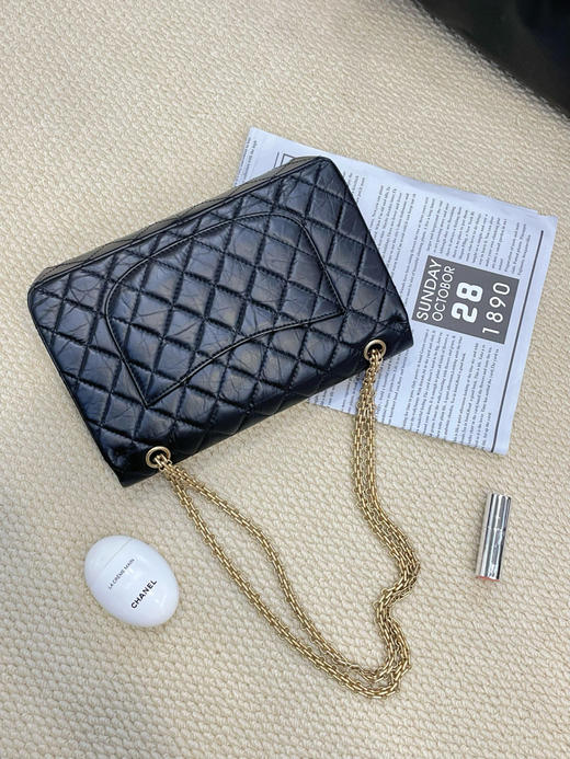 Chanel 中号 黑金 油蜡牛皮 2.55 单肩包 商品图1