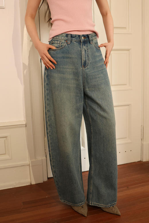 【限时7折 买六免一】素舶 早春新品  复古做旧浅蓝高腰宽松弯刀牛仔裤 商品图5