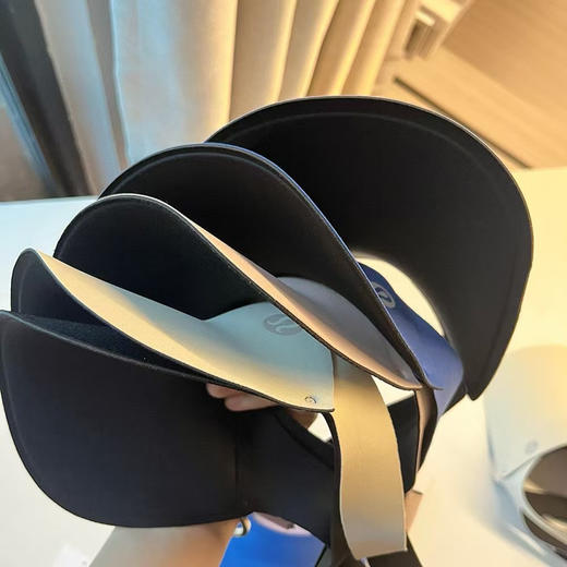 原单正品 Lululemon亲子运动遮阳帽，全新露露家研发的四面弹防晒面料，只有1颗鸡蛋的重量，超轻超软！防晒UPF50+，有效阻隔95%紫外线，亲子款。外网售价38美刀！！！ 商品图14