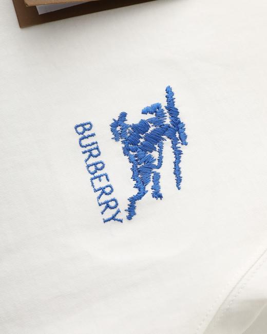 点此购买 巴宝莉夏季男士拼接领口双色织带刺绣短袖T恤 lhy 313570 商品图11