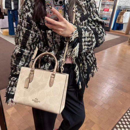 💰2199包邮🉐Coach最新款Maggie托特包小号，LV on the go同款 商品图7